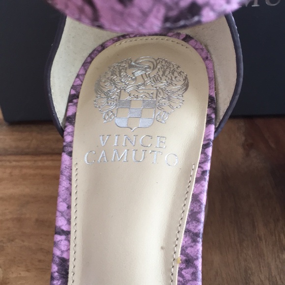 NIB Vince Camuto Mejorla Pink and Gray Heeled Sandals Brand New - Picture 3 of 9